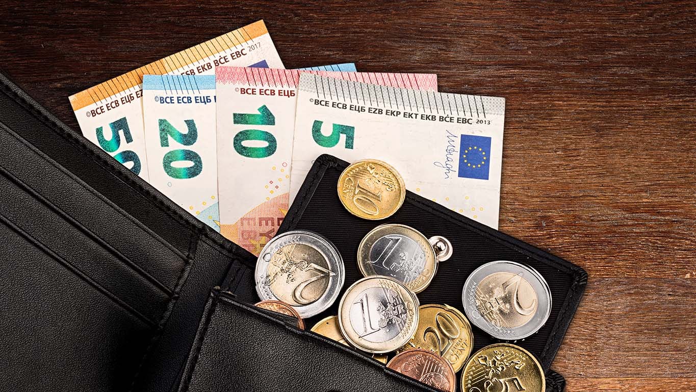 Kreću s isplatama novčanih naknada, doznajte za koliko su rasle