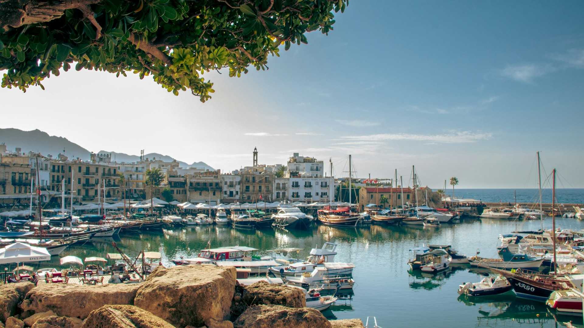 Rat u Iranu urušava turizam: Hoteli prazni, rezervacije blizu nule, Cipar traži državnu pomoć