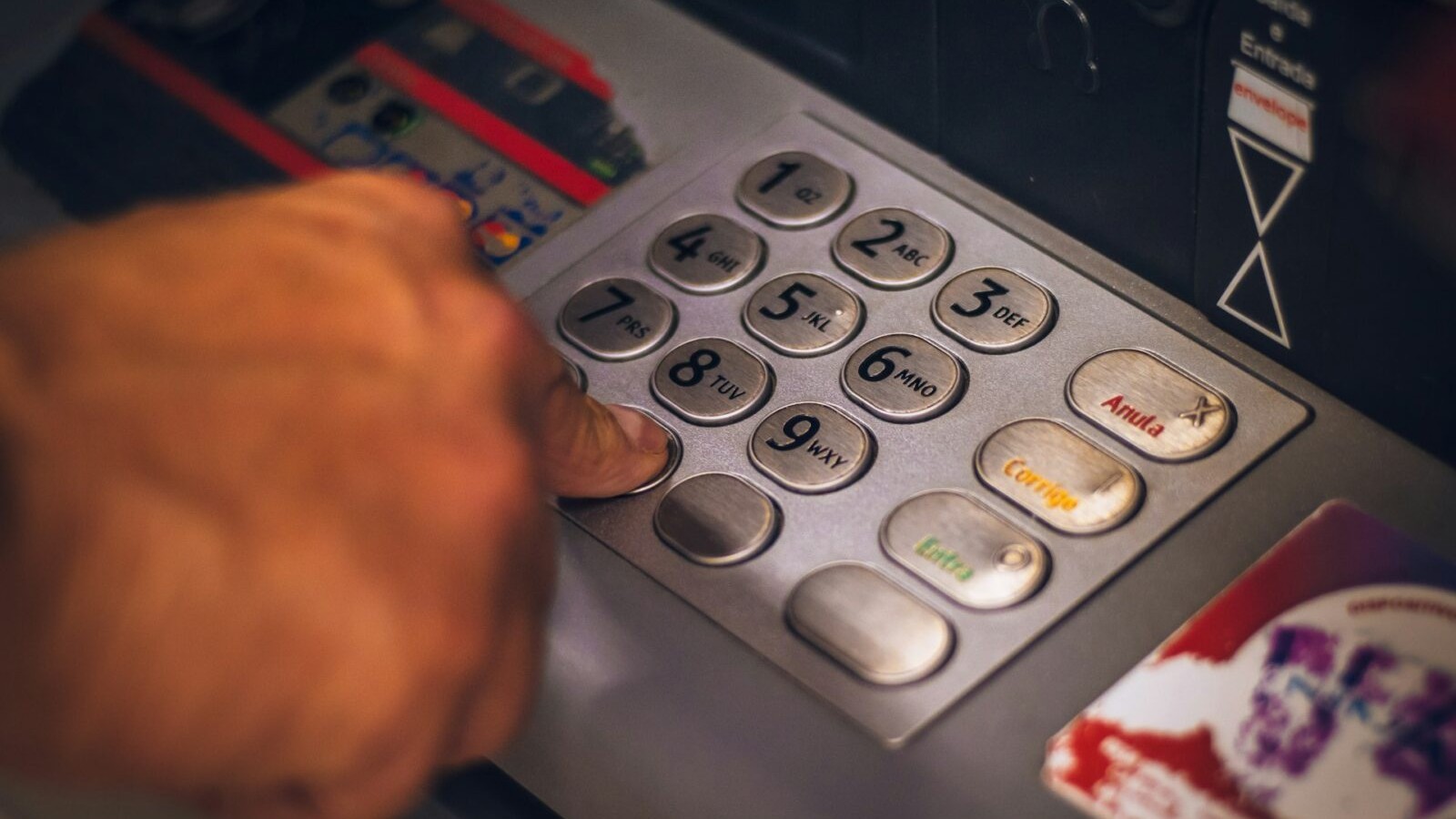 Velika banka u Hrvatskoj upozorila svoje klijente