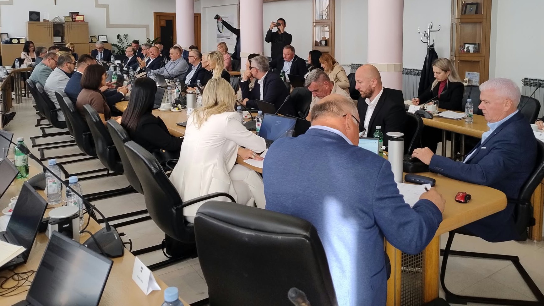 Odlagalište otpada, korito Save, sufinanciranje liječničkih pregleda, Brodska Posavina....dio je pitanja s "aktualca"